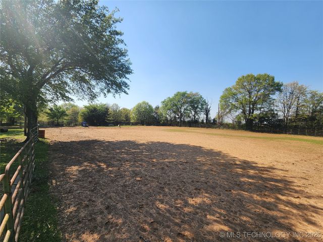 529 Sawbriar, Bennington, OK 74723