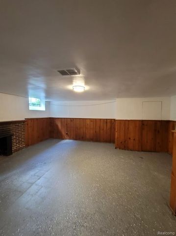 20190 Stratford Road, Detroit, MI 48221