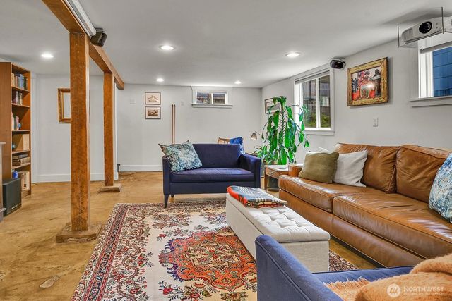5008 39th Avenue S, Seattle, WA 98118