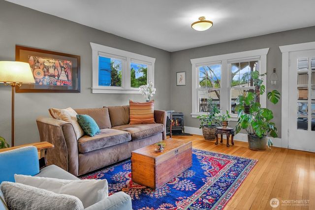 5008 39th Avenue S, Seattle, WA 98118