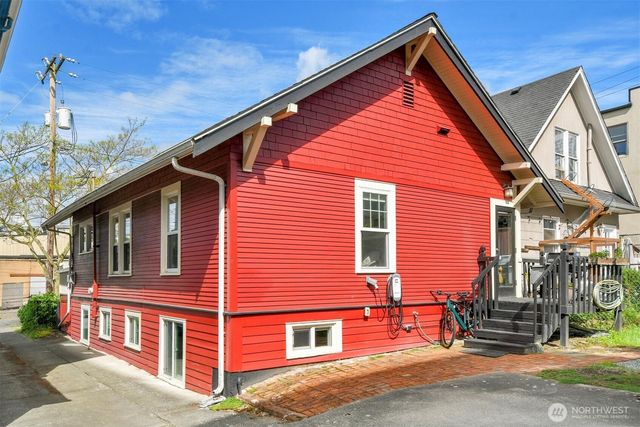 5008 39th Avenue S, Seattle, WA 98118