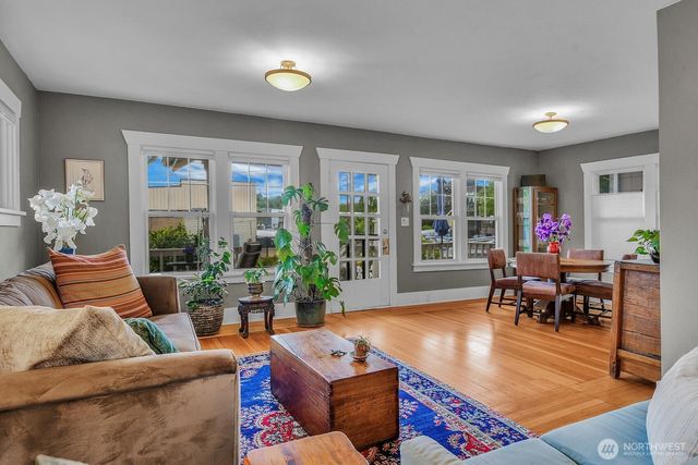 5008 39th Avenue S, Seattle, WA 98118