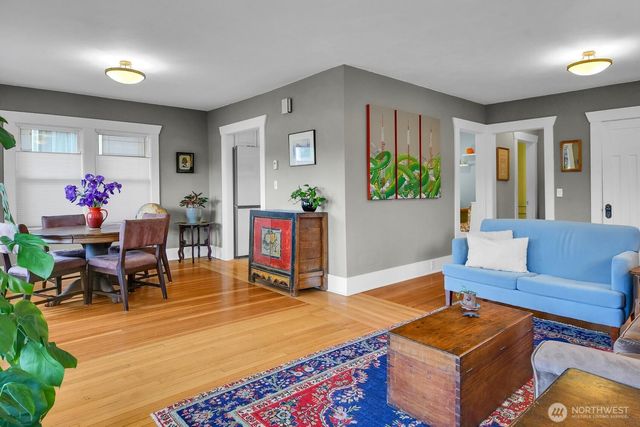 5008 39th Avenue S, Seattle, WA 98118