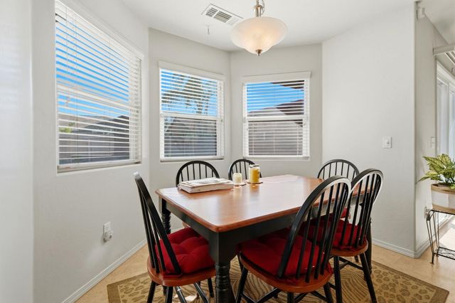 1403 Castoro Way, Hanford, CA 93230