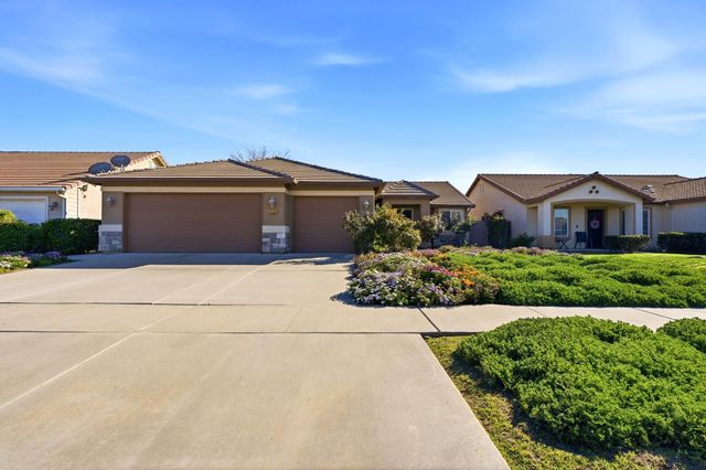 1403 Castoro Way, Hanford, CA 93230