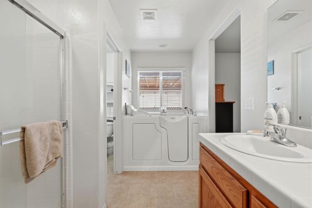 1403 Castoro Way, Hanford, CA 93230