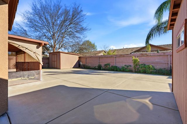 1403 Castoro Way, Hanford, CA 93230