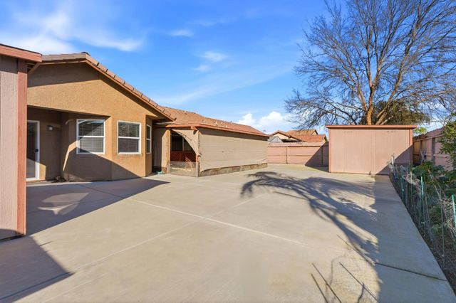 1403 Castoro Way, Hanford, CA 93230