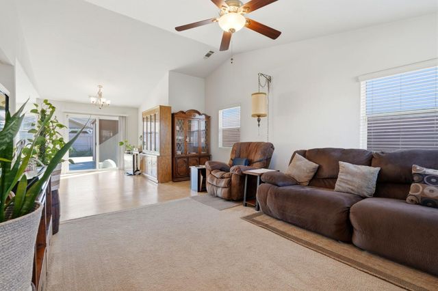 1403 Castoro Way, Hanford, CA 93230