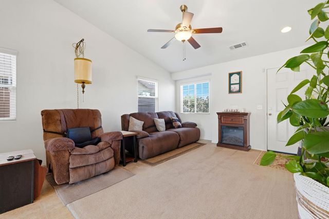 1403 Castoro Way, Hanford, CA 93230