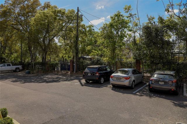 20 SW 6TH STREET 204, Gainesville, FL 32601