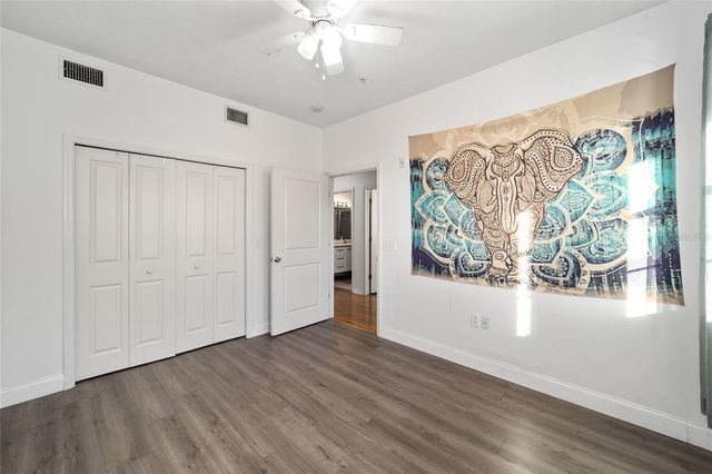 20 SW 6TH STREET 204, Gainesville, FL 32601