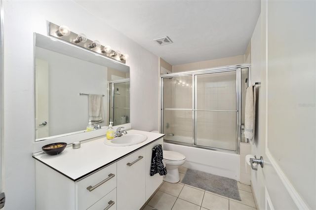 20 SW 6TH STREET 204, Gainesville, FL 32601