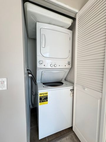 757 N Orleans Street 812, Chicago, IL 60654