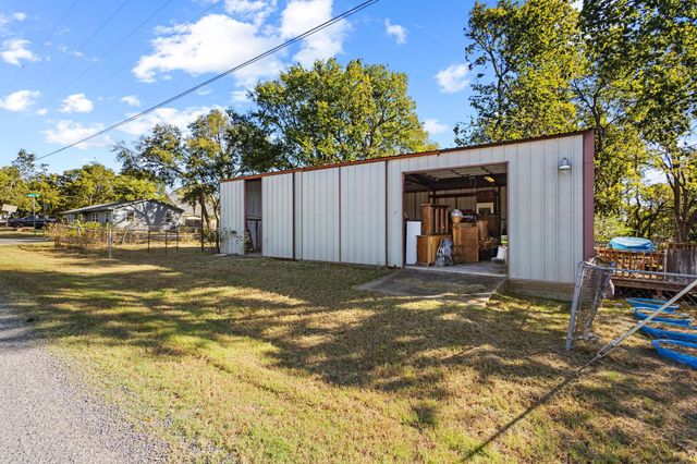 21 Pecan Drive, Pottsboro, TX 75076