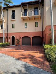6230 Paradise Point Dr 6230, Palmetto Bay, FL 33157