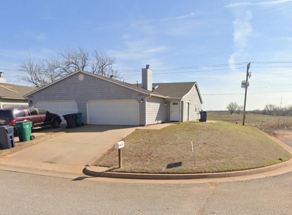 Image 1 of property listing at 11400 N Lincoln Boulevard, Oklahoma City, OK 73114