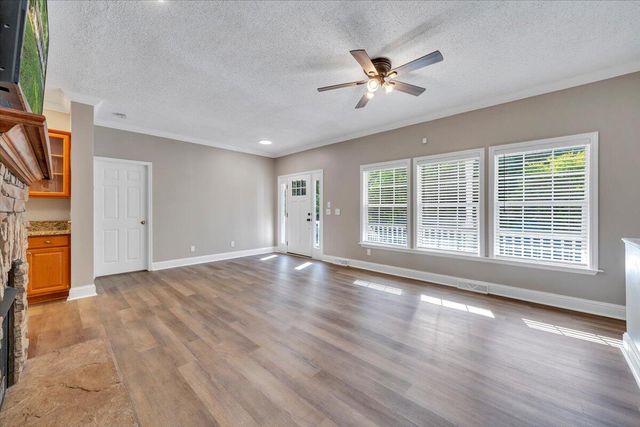 1044 Striper CT, Moneta, VA 24121
