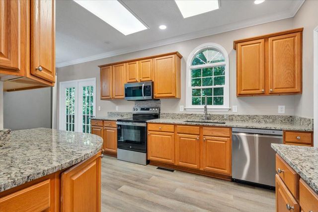 1044 Striper CT, Moneta, VA 24121