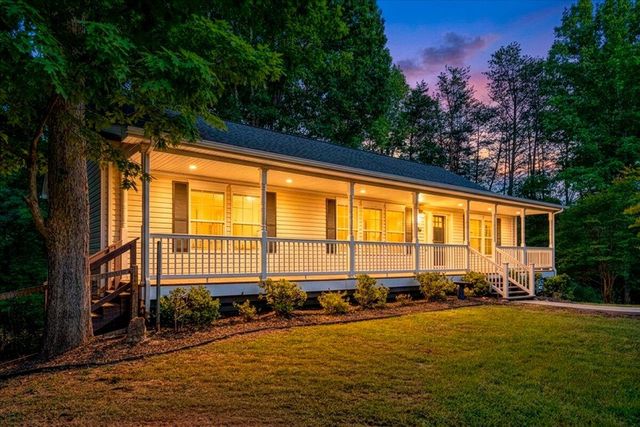 1044 Striper CT, Moneta, VA 24121