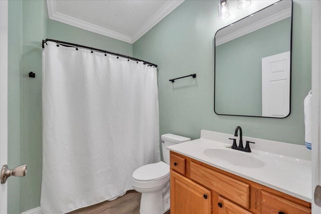 1044 Striper CT, Moneta, VA 24121