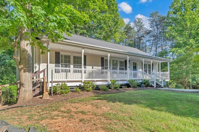 1044 Striper CT, Moneta, VA 24121