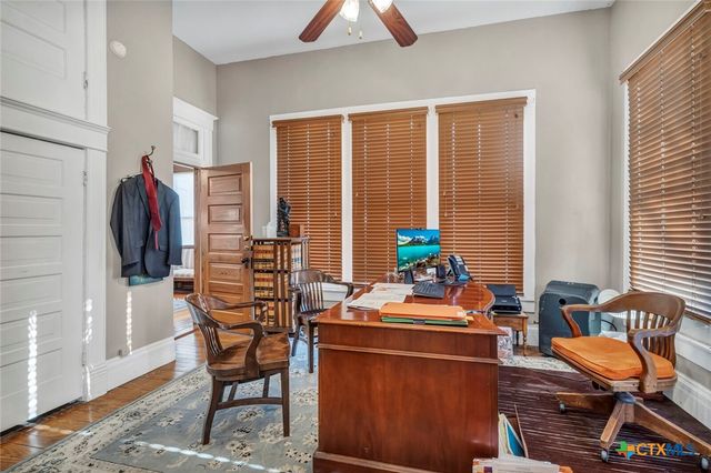 606 S Key Avenue, Lampasas, TX 76550
