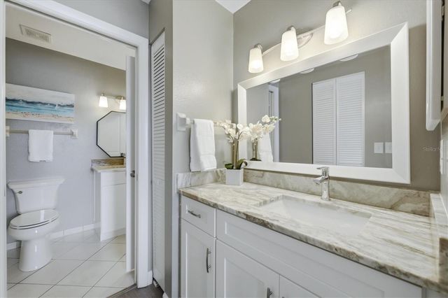 931 CAPRI ISLES BOULEVARD 32, Venice, FL 34292