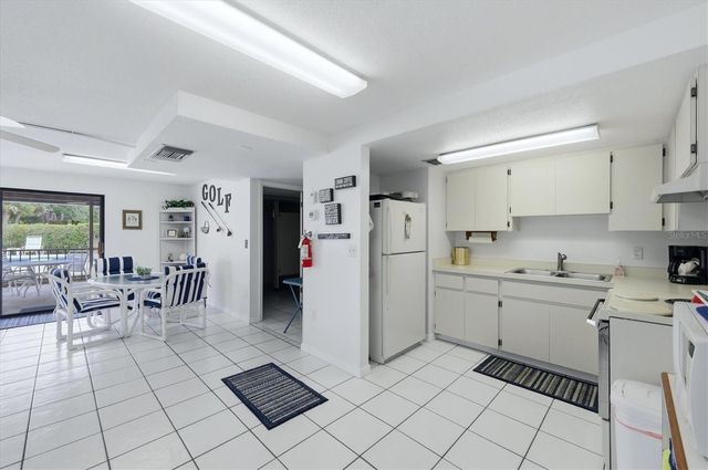 931 CAPRI ISLES BOULEVARD 32, Venice, FL 34292