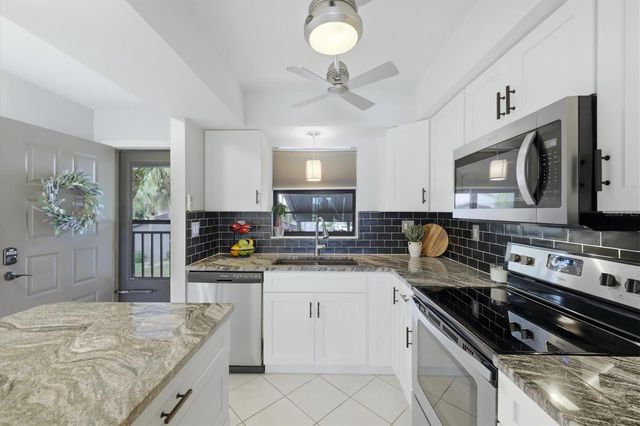 931 CAPRI ISLES BOULEVARD 32, Venice, FL 34292