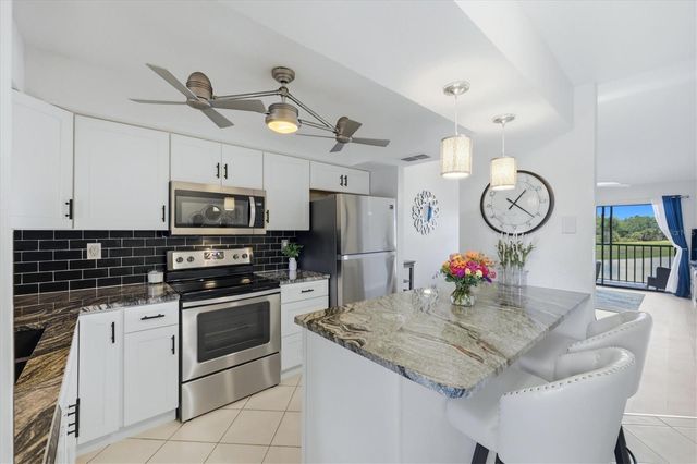 931 CAPRI ISLES BOULEVARD 32, Venice, FL 34292