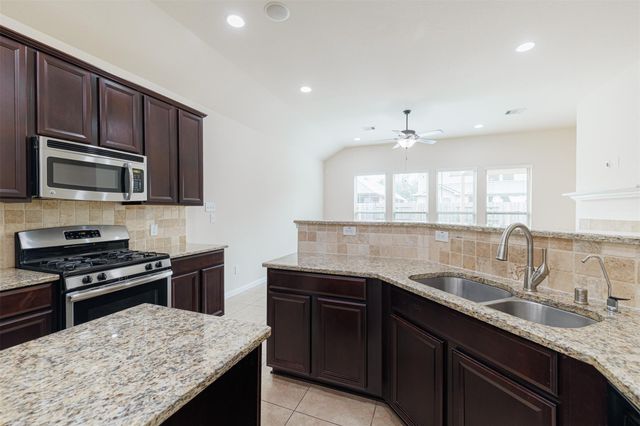 4207 Astoria Manor Lane, Fulshear, TX 77441