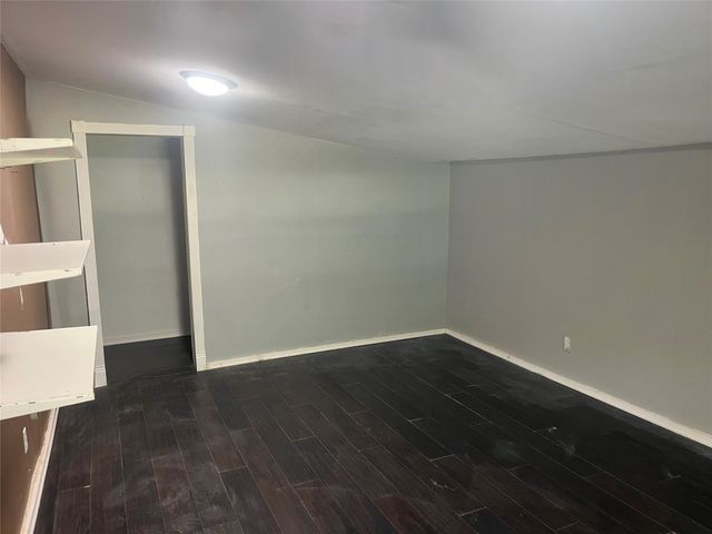 210 W Dexter Street, Sherman, TX 75092