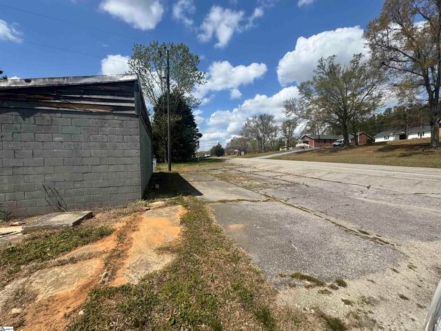 1106 Farrs Bridge Road, Pickens, SC 29671