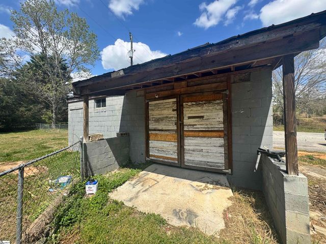 1106 Farrs Bridge Road, Pickens, SC 29671
