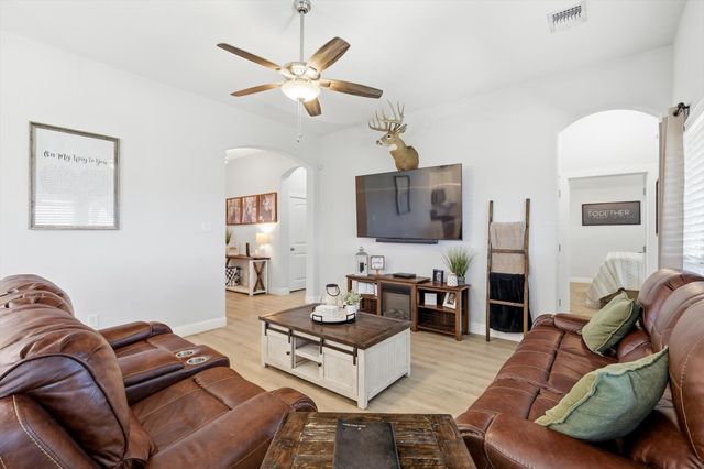 4101 Windmill Court, Sanger, TX 76266