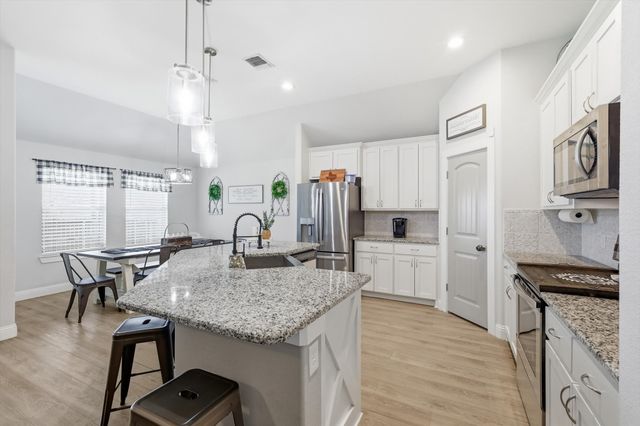 4101 Windmill Court, Sanger, TX 76266