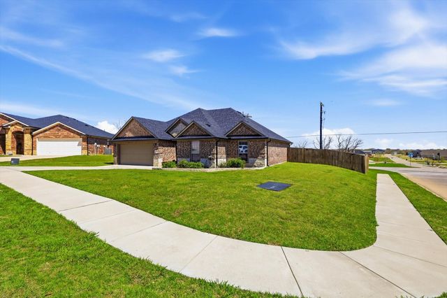 4101 Windmill Court, Sanger, TX 76266