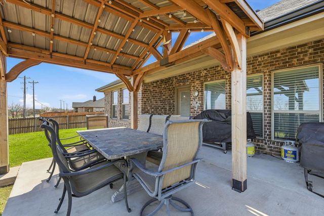 4101 Windmill Court, Sanger, TX 76266