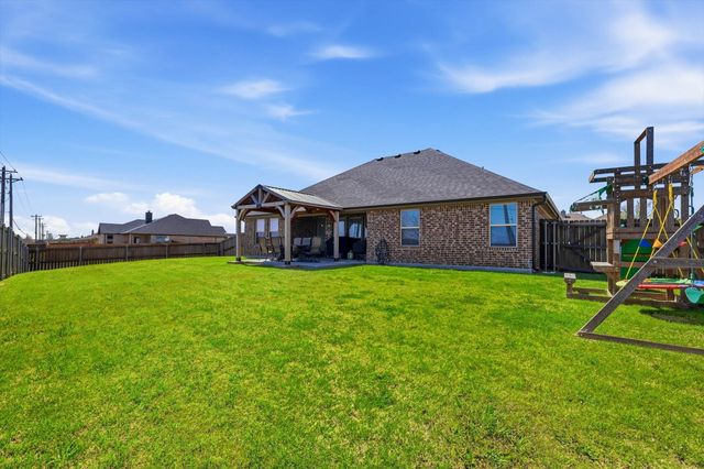 4101 Windmill Court, Sanger, TX 76266
