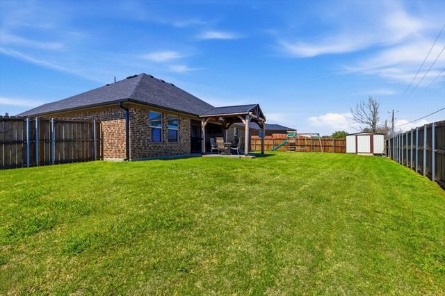 4101 Windmill Court, Sanger, TX 76266
