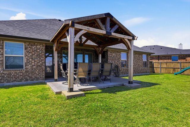 4101 Windmill Court, Sanger, TX 76266