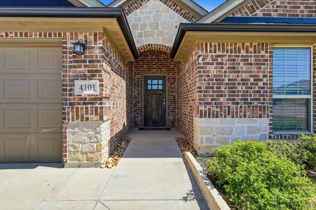4101 Windmill Court, Sanger, TX 76266
