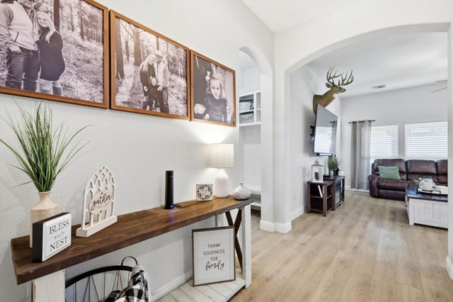 4101 Windmill Court, Sanger, TX 76266