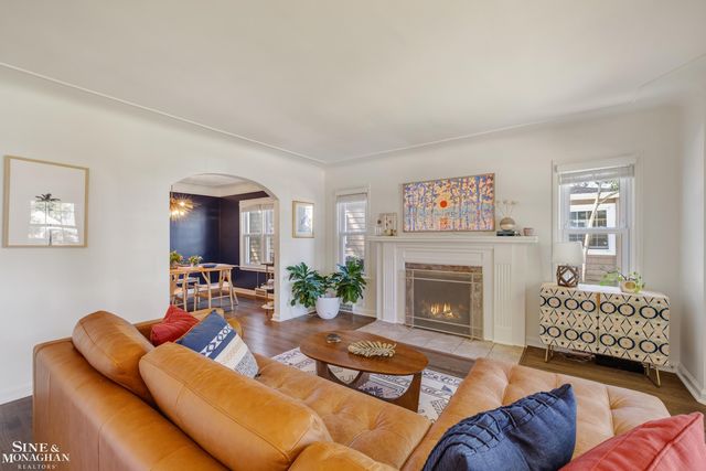 277 Ridgemont Road, Grosse Pointe Farms, MI 48236