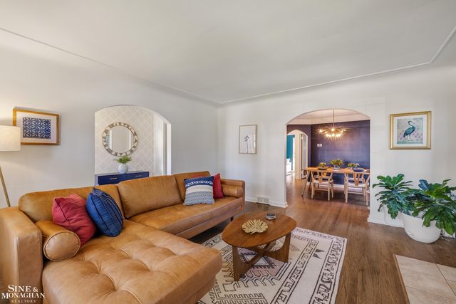 277 Ridgemont Road, Grosse Pointe Farms, MI 48236