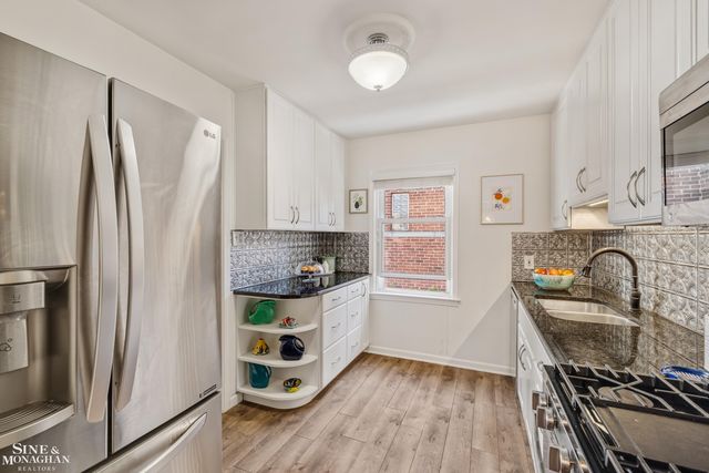 277 Ridgemont Road, Grosse Pointe Farms, MI 48236