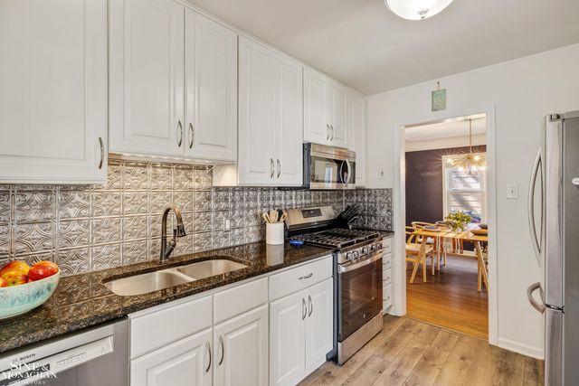 277 Ridgemont Road, Grosse Pointe Farms, MI 48236