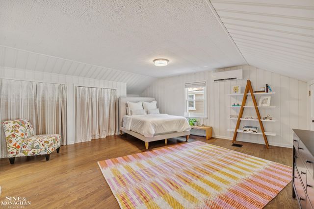 277 Ridgemont Road, Grosse Pointe Farms, MI 48236