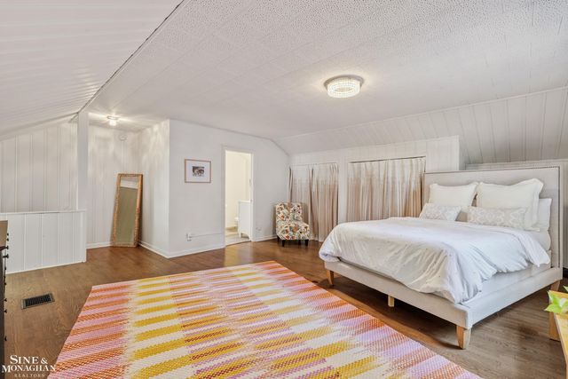 277 Ridgemont Road, Grosse Pointe Farms, MI 48236